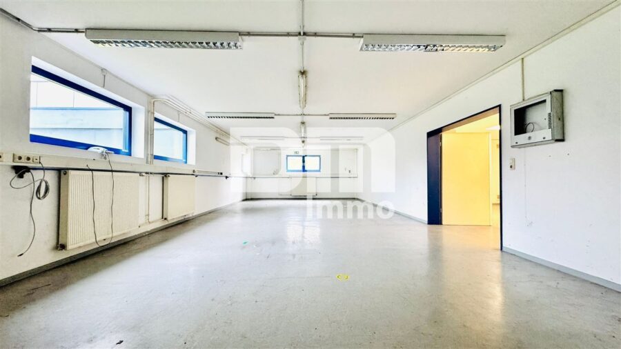 Vielseitiger Gewerbekomplex Halle + Büro / Freifläche - Top Infrastruktur direkt am A44 / A49 Kreuz - KG Haupthalle / Lager 1 unter Haupthalle